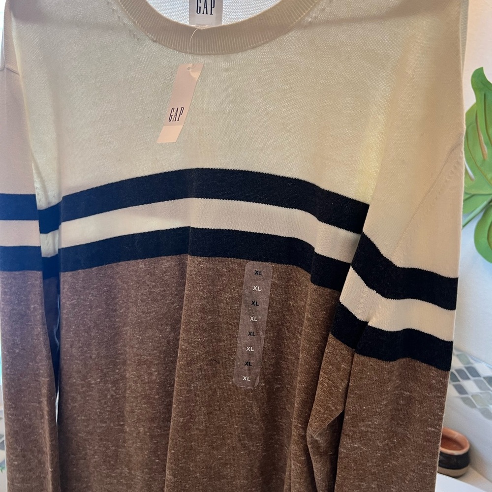 GAP Crewneck Sweater in Brown and Cream with Color-Block Design
